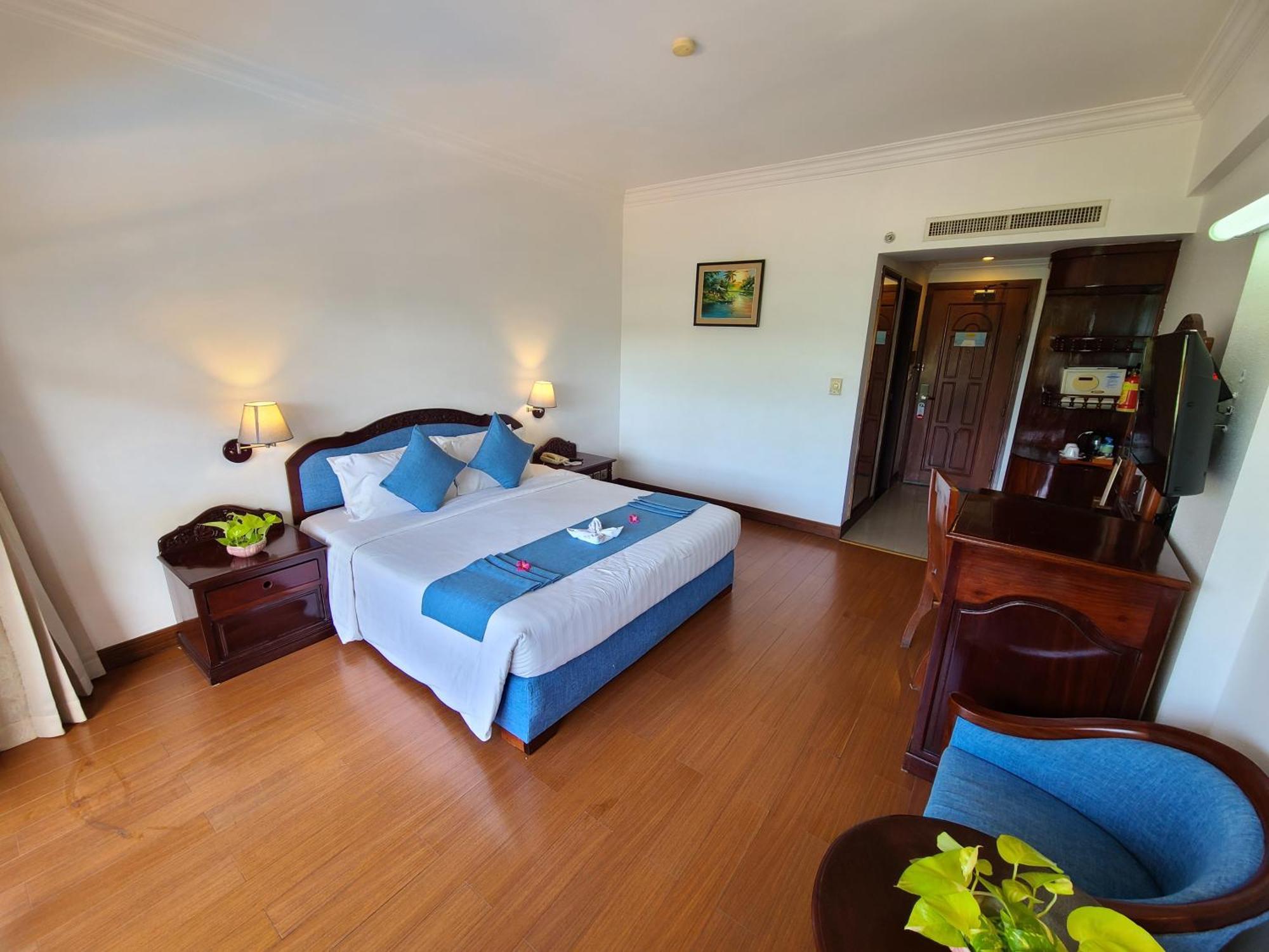 Somadevi Angkor Premium Hotel Siem Reap Exterior photo