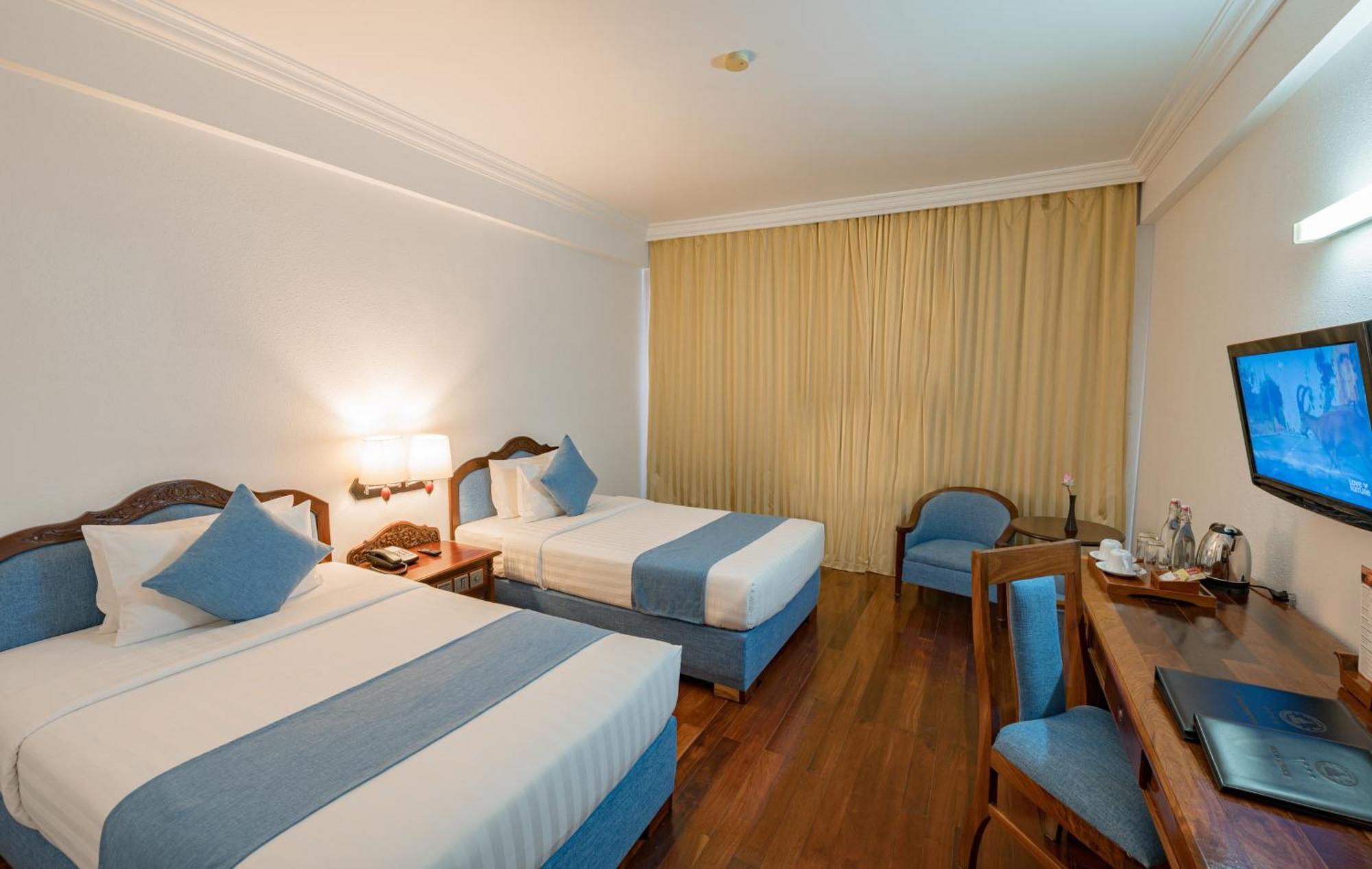 Somadevi Angkor Premium Hotel Siem Reap Exterior photo