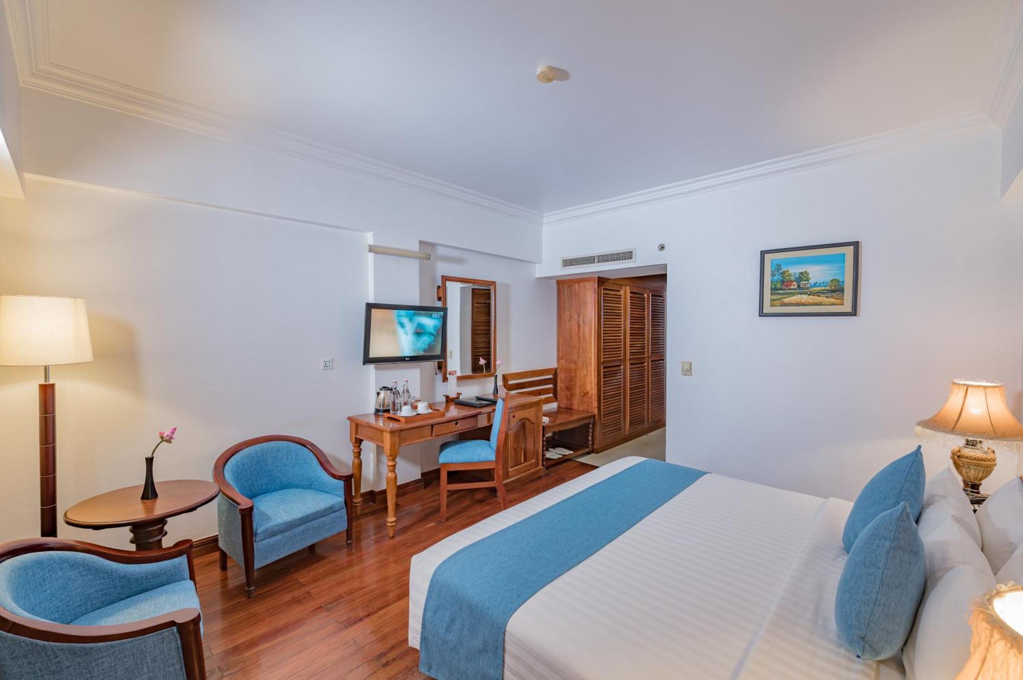 Somadevi Angkor Premium Hotel Siem Reap Exterior photo